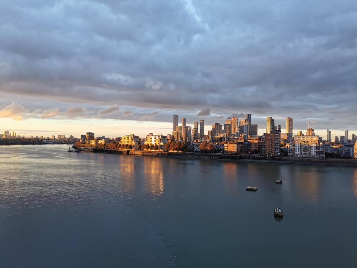 Homestay Room With Stunning Thames River View London Kültér fotó