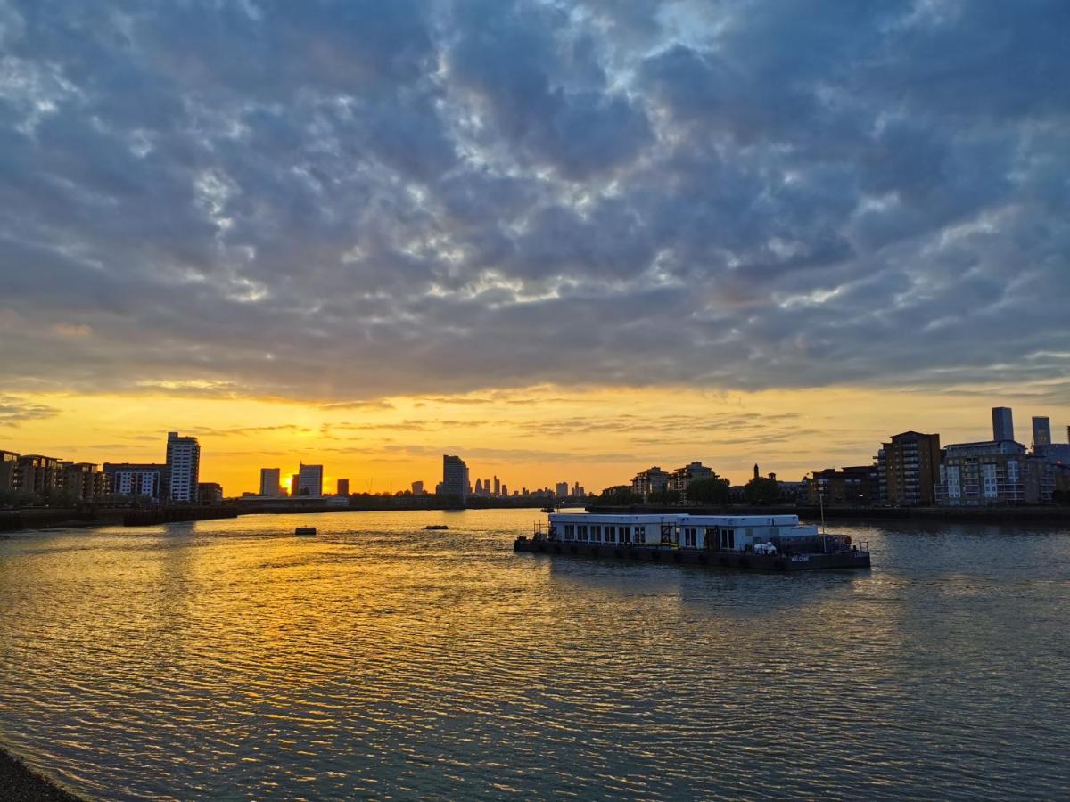 Homestay Room With Stunning Thames River View London Kültér fotó