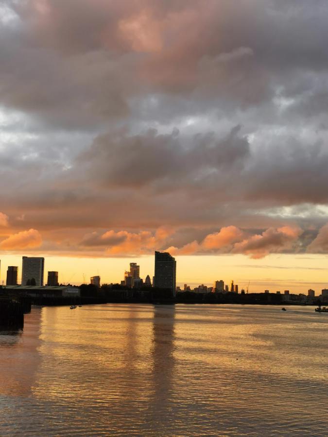 Homestay Room With Stunning Thames River View London Kültér fotó