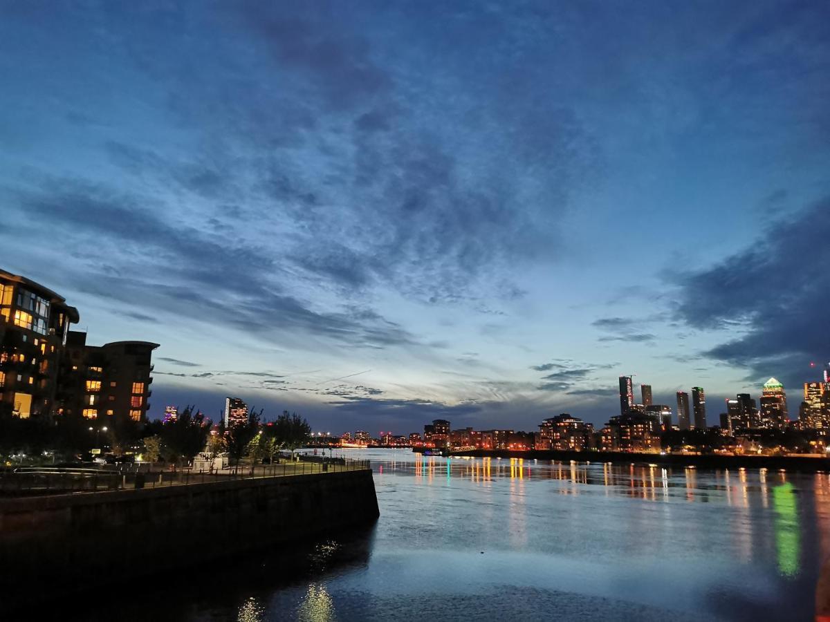 Homestay Room With Stunning Thames River View London Kültér fotó